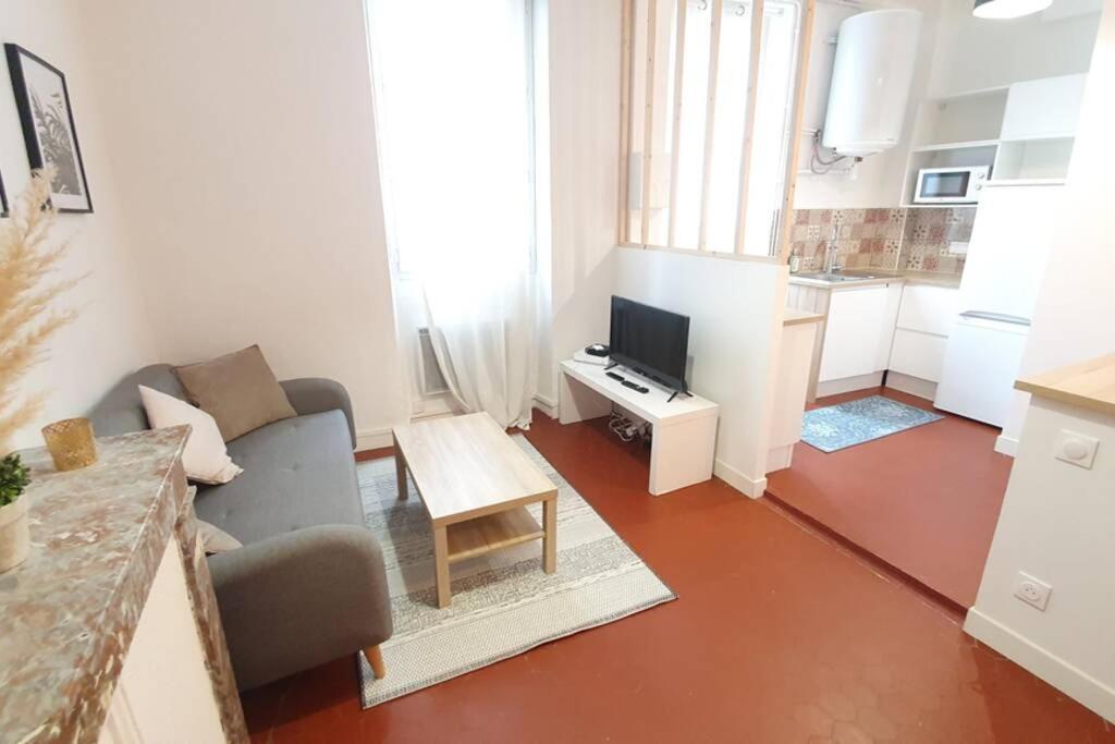 T2 Cosy Au Calme,Entree Autonome,Centre Historique Apartment Montelimar Bagian luar foto